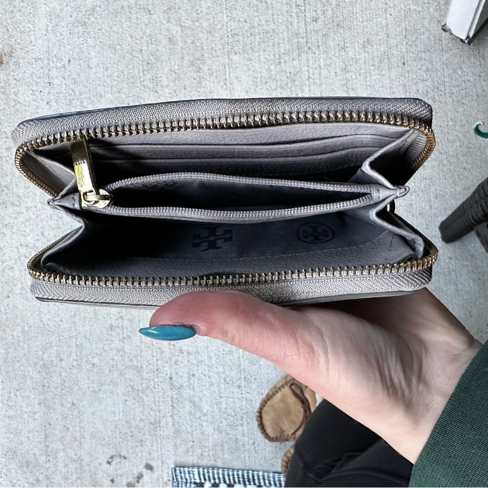 Tory Burch small Wallet - Picture 3 of 3